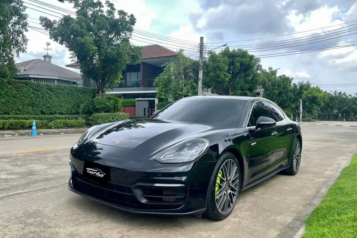 Porsche Panamera 4